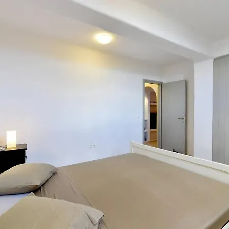 Moonlight - Exquisite For 10 With Pool, Helipad Villa